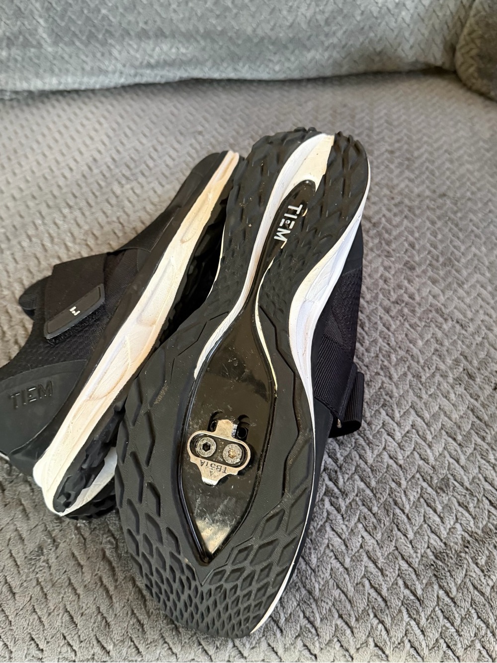TIEM Slipstream Women's Indoor Cycling Shoes Black US9 SPD Cleats - Picture 4 of 6